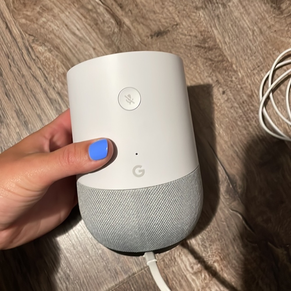 Google Home - Picture 3 of 3